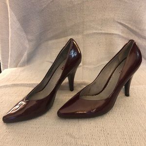 Women’s Size 5 Burgundy Patent Leather Pumps